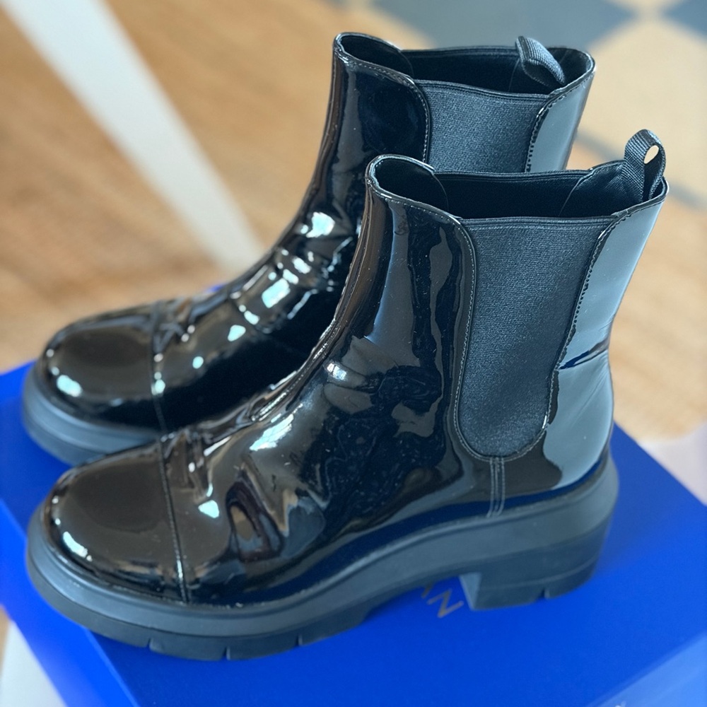 Stuart Weitzman Glossy Patent Leather Black Ankle Boots! Like New! - Picture 3 of 6